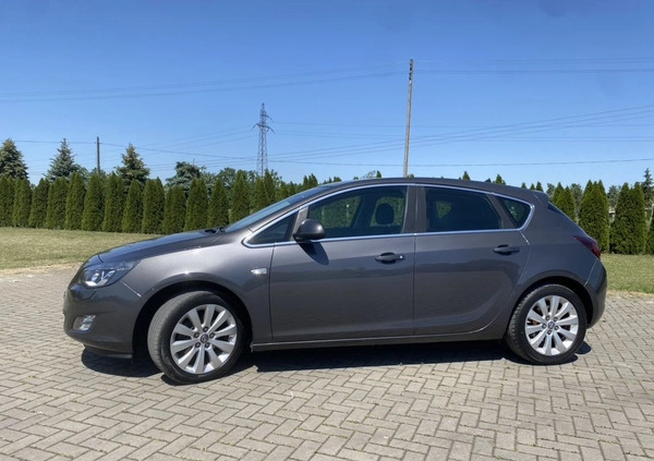 Opel Astra cena 26900 przebieg: 200000, rok produkcji 2011 z Kutno małe 781